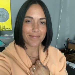 Meet your Posher, Sara louise